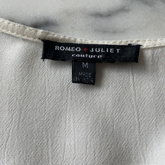 Romeo & Juliet Couture Embroidered Top - Size M - Picture 5 of 9
